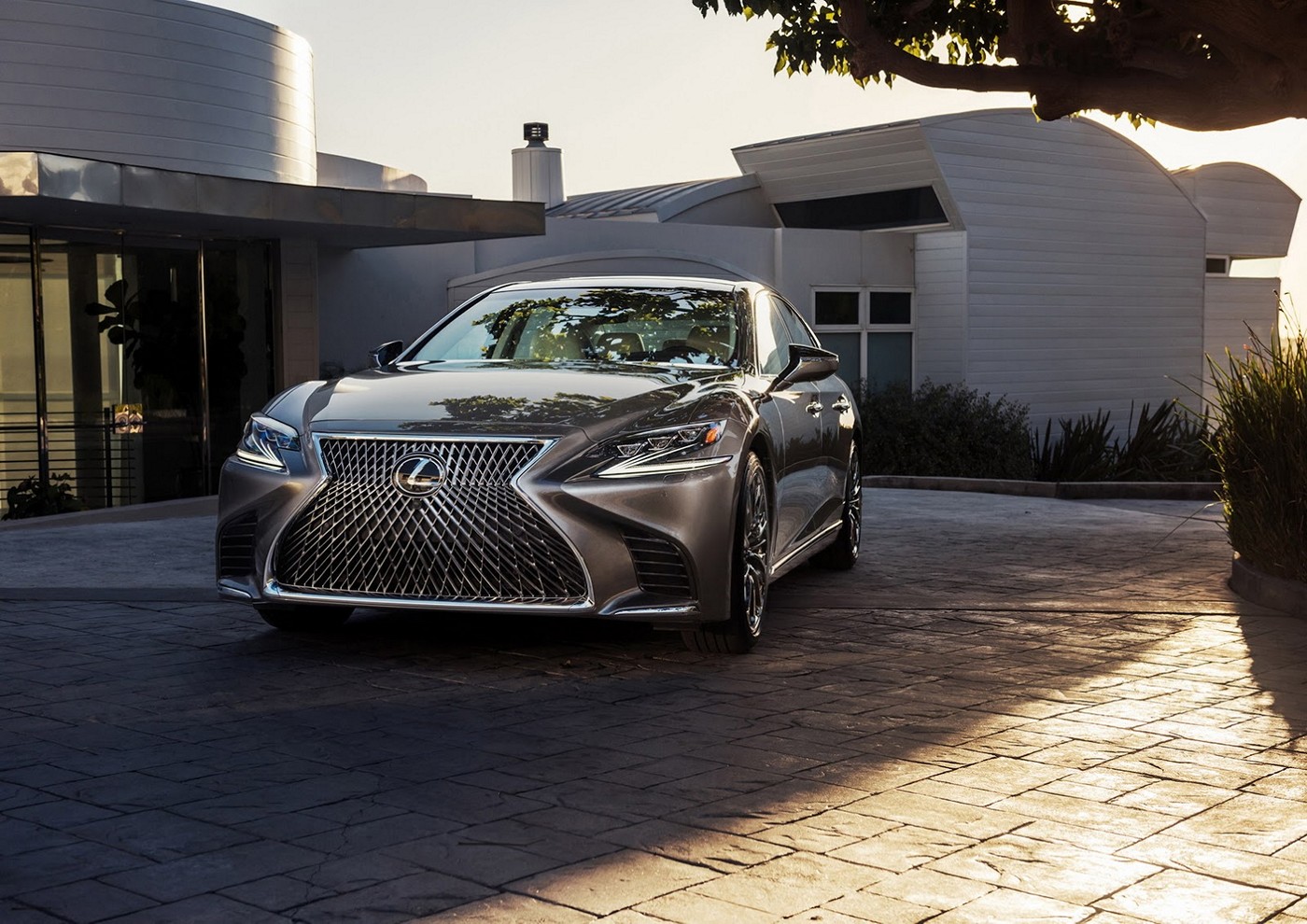 Name:  2018-Lexus-LS-7.jpg
Views: 3754
Size:  331.2 KB