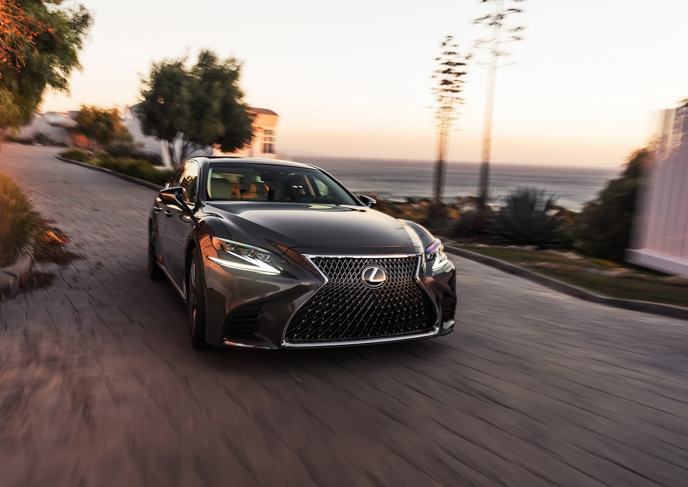 Name:  2018-Lexus-LS-11.jpg
Views: 3683
Size:  218.9 KB