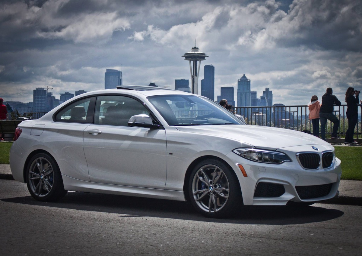 Name:  mineralwhite-m235i-3.jpg
Views: 11497
Size:  248.9 KB