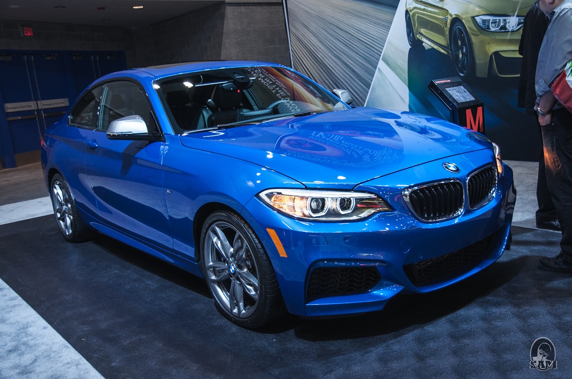 Name:  m235i-estorilblue-2.jpg
Views: 19531
Size:  349.9 KB