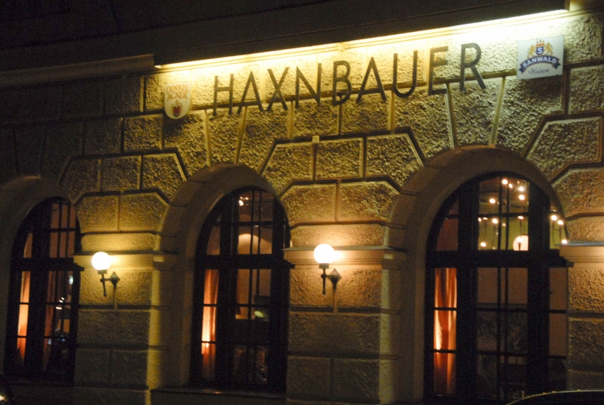 Name:  Haxnbauer im Scholastikahaus .jpg
Views: 11976
Size:  412.3 KB