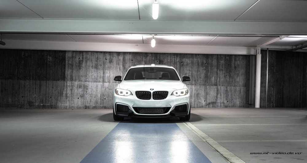 Name:  mineralwhite-m235i-mperformance2.jpg
Views: 6537
Size:  77.5 KB