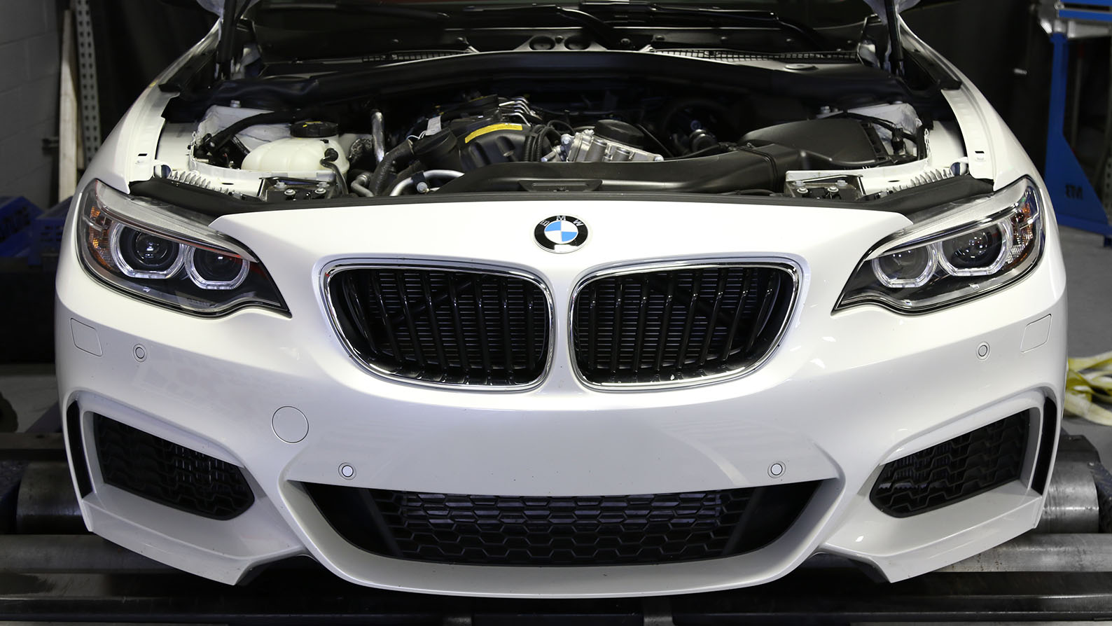 Name:  M235i-BMW-White_0006_9D6A0295.jpg
Views: 14542
Size:  224.1 KB