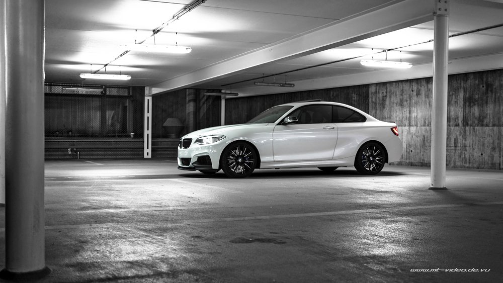 Name:  mineralwhite-m235i-mperformance1.jpg
Views: 6678
Size:  107.2 KB