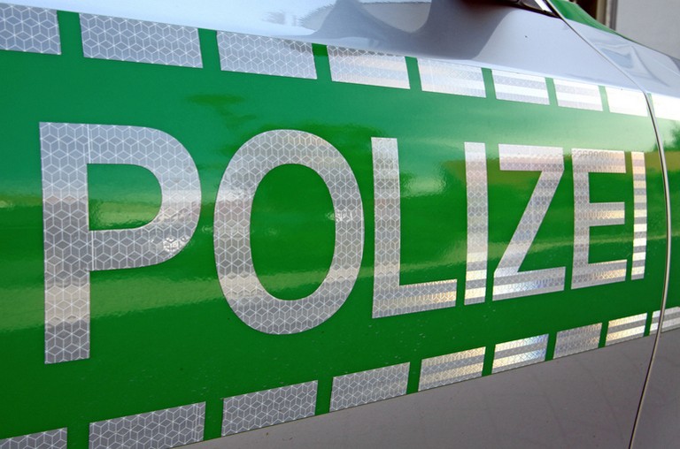 Name:  Polizei_jj.jpg
Views: 6696
Size:  93.2 KB