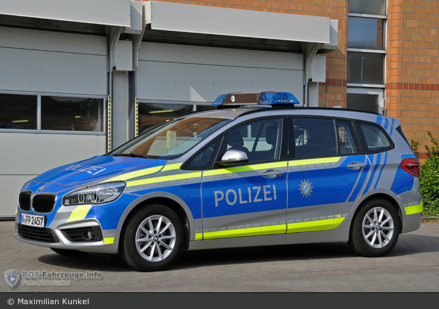 Name:  polizei  399140-large.jpg
Views: 8309
Size:  366.3 KB