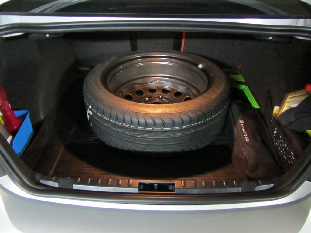 Name:  spare tire 17 inch steel wheel from a 330i e46  MG_5306.jpg
Views: 2102
Size:  150.8 KB