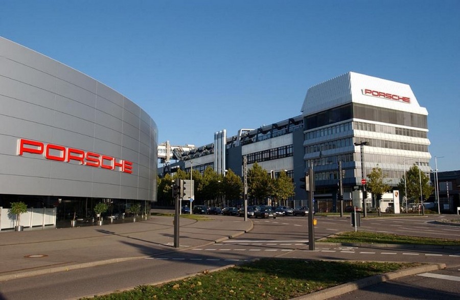 Name:  Porscheplatz in Stuttgart-Zuffenhausen mit Porsche-Zentrum und Werk 2.jpg
Views: 2829
Size:  111.4 KB